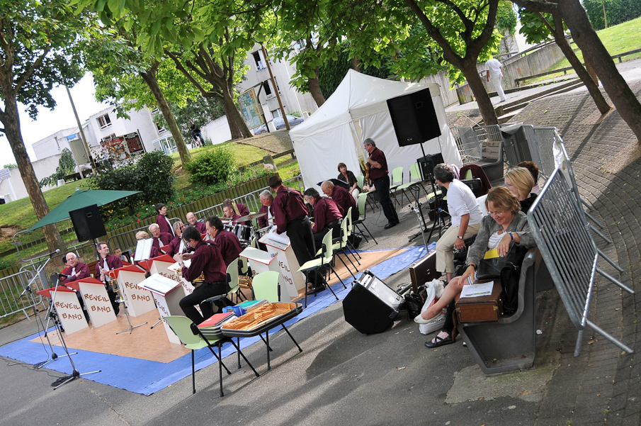 Maison de Quartier Champs Elysees Evry - Repas de Quartier en Musique 078.jpg